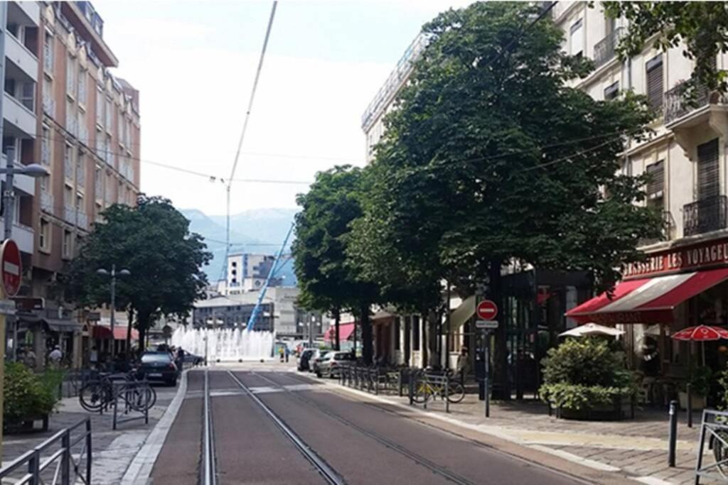 Joli 2 Pieces En Centre Ville , Gare A 50 Metres Гренобль Экстерьер фото